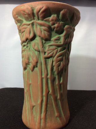 Peters And Reed Moss Aztec 8 " Vase Leaves And Berries Vintage Heavy Art Pottery