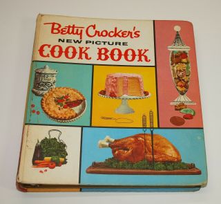 Vintage 1961 Betty Crocker Picture Cookbook Binder 1st Edition 5th Printing