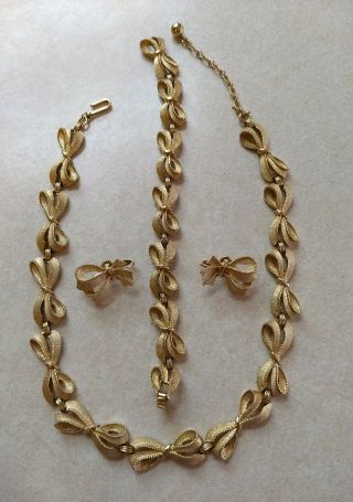 Vintage Crown Trifari Ribbon Bow Gold Tone Necklace Bracelet Earrings Set