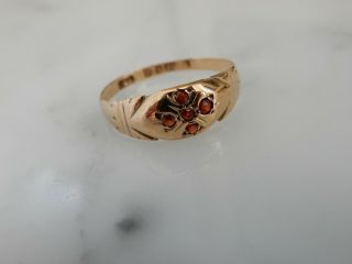 A 9 Ct Gold Antique Art Deco Engraved Garnet Ring
