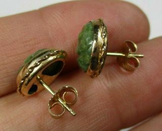 Vintage 14K Yellow Gold Floral Carved Green Jade Stud Post Earrings 2.  0g 3