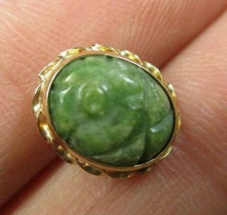 Vintage 14K Yellow Gold Floral Carved Green Jade Stud Post Earrings 2.  0g 5