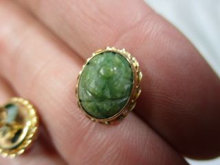 Vintage 14K Yellow Gold Floral Carved Green Jade Stud Post Earrings 2.  0g 6