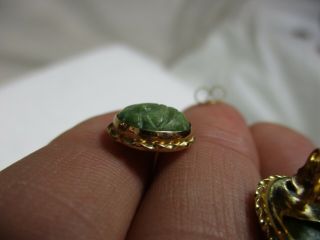 Vintage 14K Yellow Gold Floral Carved Green Jade Stud Post Earrings 2.  0g 7