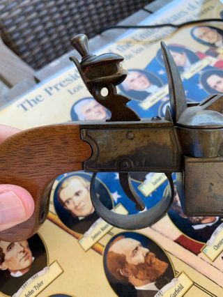 RARE VINTAGE DUNHILL TINDER PISTOL GUN TABLE LIGHTER.  Made In USA 2