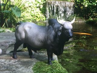 Vintage Large Brahma Bull Cattle Black White Gray Rodeo Cowboy Farm Statue