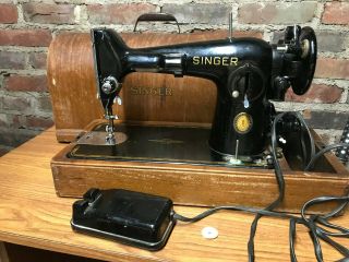 Vintage Singer Sewing Machine W / Bentwood Case Model 201 Anniversary 1851 - 1951