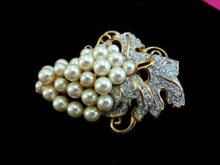 Vintage Signed Swarovski Grapes Rhinestone & Pearl Gold Rhodium Pin Brooch 3