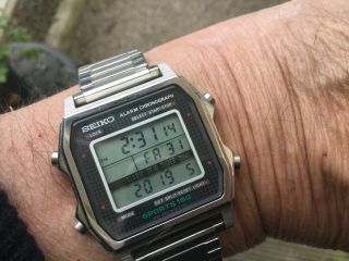 Vintage Seiko Alarm Chronograph LCD Mans Watch Minty 4