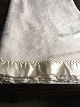Vtg Acrylic Ivory Waffle Weave Blanket Satin Edge Binding 88”x 98” 5