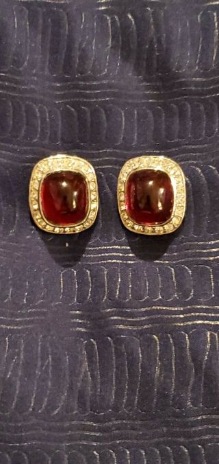 Vintage Hattie Carnegie Signed Clip On Earrings.