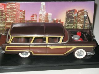 RARE VINTAGE REVELL 1957 FORD COUNTRY SQUIRE STATION WAGON MODEL CAR 2