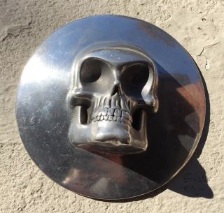 3 - D Vintage 6 3/8” Circular Decorative Skull Cast Metal Unbranded 1lb 6 Oz Biker