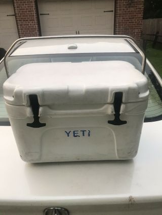 Very Rare Only One On Ebay Yeti Roadie 25 Qt Cooler