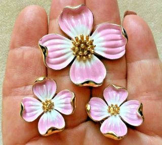 Rare Htf Trifari Pink Enamel Dogwood Flower Pin & Clip Earring Set Exc.  Cond
