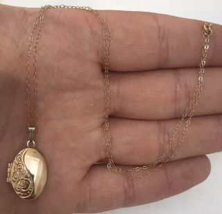 9ct Gold Solid Locket Pendant On Chain 2