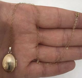 9ct Gold Solid Locket Pendant On Chain 4
