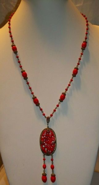 Striking Gorgeous Vintage Art Deco Red Molded Peking Glass Necklace W/ Pendant
