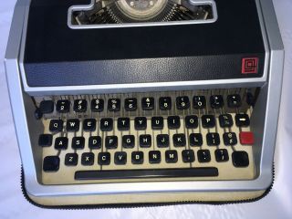 RED Olivetti Underwood Lettera 33 Made Italy Portable Typewriter Vintage 2