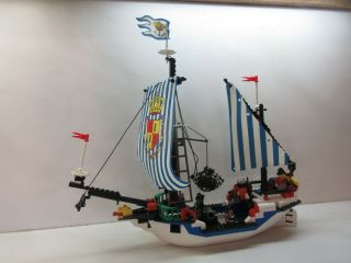Lego Vintage Pirates: Imperial Armada 6280 - Flagship - 100 W/minifigs (1996)
