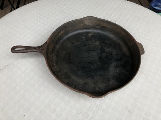 Vintage Unmarked Wagner Ware 12 Cast Iron 14 - Inch Pour Spout Skillet Frying Pan