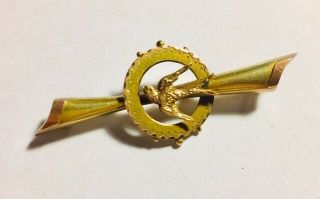 Antique Victorian Two Tone 9ct Gold Swallow Brooch,  2.  1g
