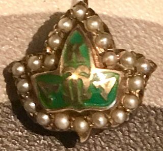 Gorgeous Vintage Alpha Kappa Alpha Aka Sorority 10k Gold & Pearl Pin/pendant