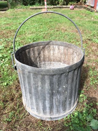 Vintage Heavy Galvanized 6 Gallon Ribbed Trash Garbage Can Mop Bucket Handle