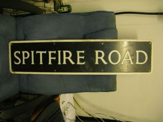 Spitfire Sign,  Road Sign Of Unkonw Origin,  Barn Find Antique Vintage - Aliminium