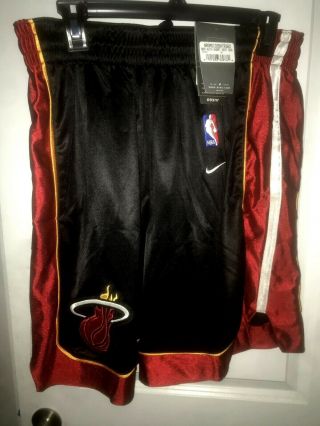 100 Authentic NBA LICENSED ON COURT Miami Heat Vintage Nike Shorts Men’s36 Blk 2