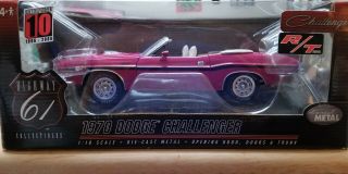 1:18 Byc/highway 61 1970 Dodge Challenger Rt Convertible In Rare Car Color.