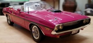 1:18 BYC/Highway 61 1970 Dodge Challenger RT Convertible in rare car color. 2