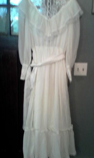 Vintage Gauze Style White Wedding Dress By Gunne Sax Size 11