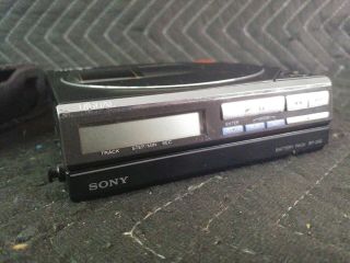 SONY D - 7 DISCMAN VINTAGE CD PLAYER & BP - 200 BATTERY PACK - Powers On 5