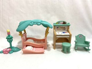 Vtg Fisher Price Hideaway Hollow Home Treehouse w/Furniture Bunny Family Figures 4