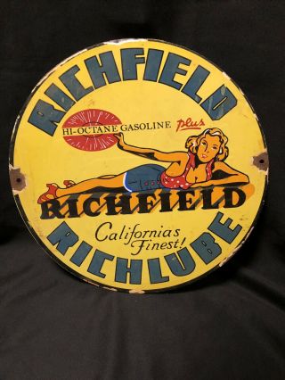 VINTAGE RICHFIELD GASOLINE PORCELAIN GAS OIL RICHLUBE CALIFORNIA PINUP GIRL SIGN 2