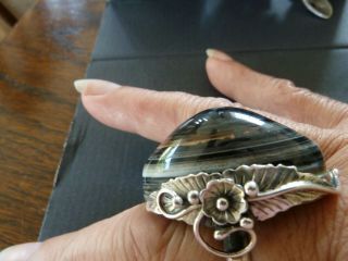 Very Large,  Stunning,  silver mounted Agate Ring 2