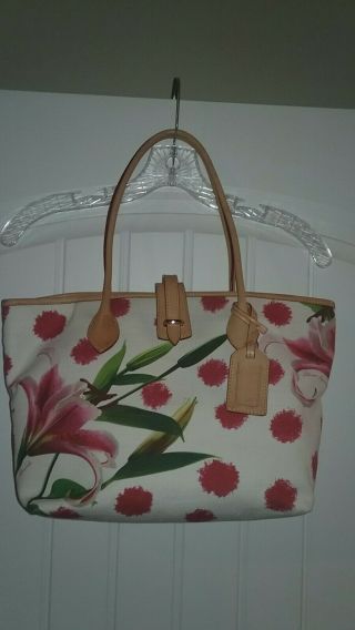 Dooney And Bourke Cindy Tote Lily