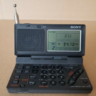Rare World Band Receiver Sony ICF - SW100 LW,  AM,  FM - 8