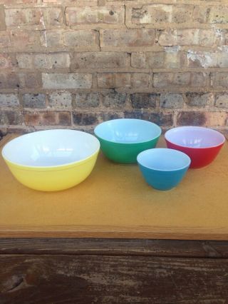 Vintage Pyrex Primary Colors Mixing Bowl Complete Set Of 4