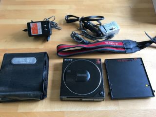 Sony D - 7 Discman Vintage Cd Player & Bp - 200 Battery Pack