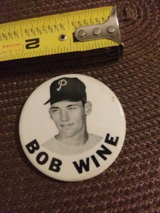 Vintage Pinback Button Baseball player Bobby bob wine Philadelphia phillies 2