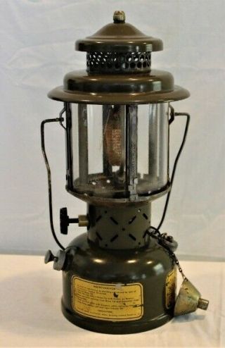 Vintage 1958 Coleman U.  S.  Military Quadrant Globe Gas Lantern
