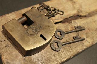 Antique Vintage Style Brass Colt Firearms Ammo Box Padlock Lock & Key