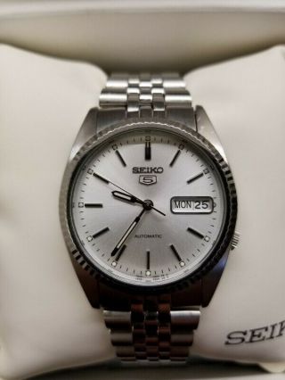 Rare Seiko Discont.  Snxj89 Datejust Style Mens Automatic Watch
