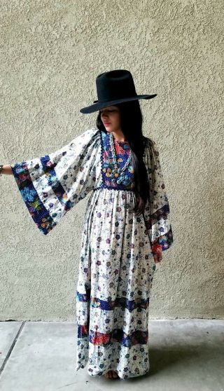 Vintage 70s Hippie Boho Patchwork Floral Prairie Kimono Slv Caftan Dress