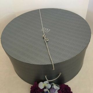 Saks Fifth Avenue Hat Box Lid Gray XL 21”d X 9”h Empty Gift Presentation Vintage 3