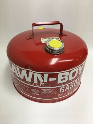 VINTAGE LAWN - BOY OMC 2.  5 GALLON STEEL VENTED GAS CAN DENTED 3