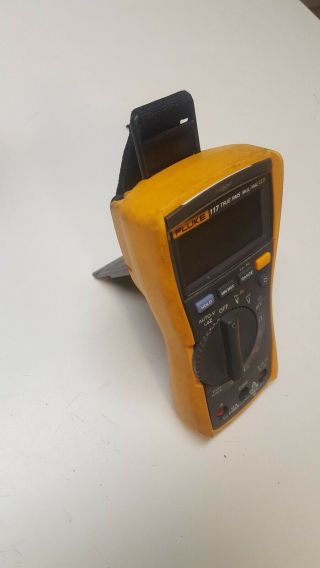 Fluke 117 Electrician ' s Digital Multimeter with Non - Contact Voltage 4