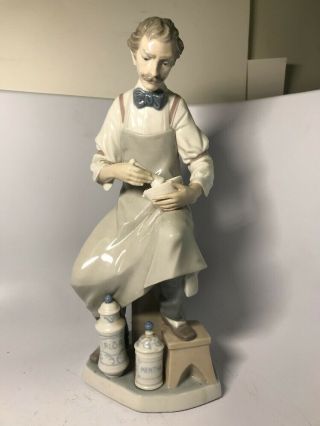 Vintage Lladro Porcelain Figurine The Pharmacist 4844 13 "